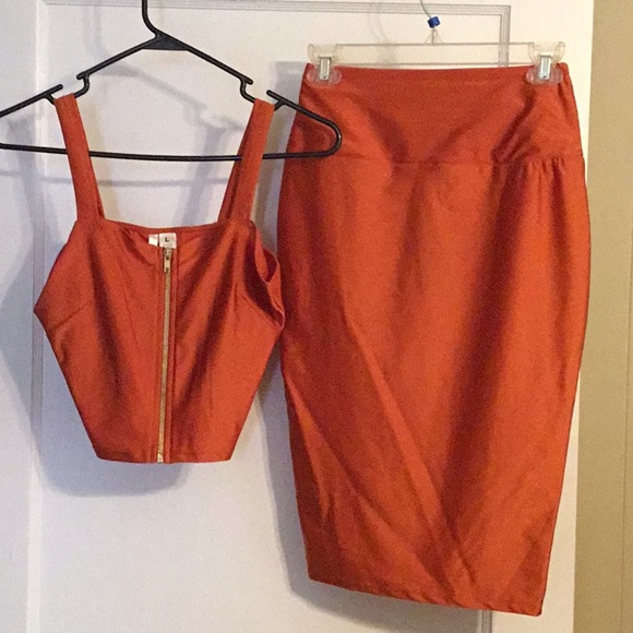Outfit - Picture 1 of 1